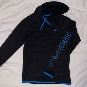 Women’s Nike dry fit extra small hoodie with front pocket and sleeve thumb holes